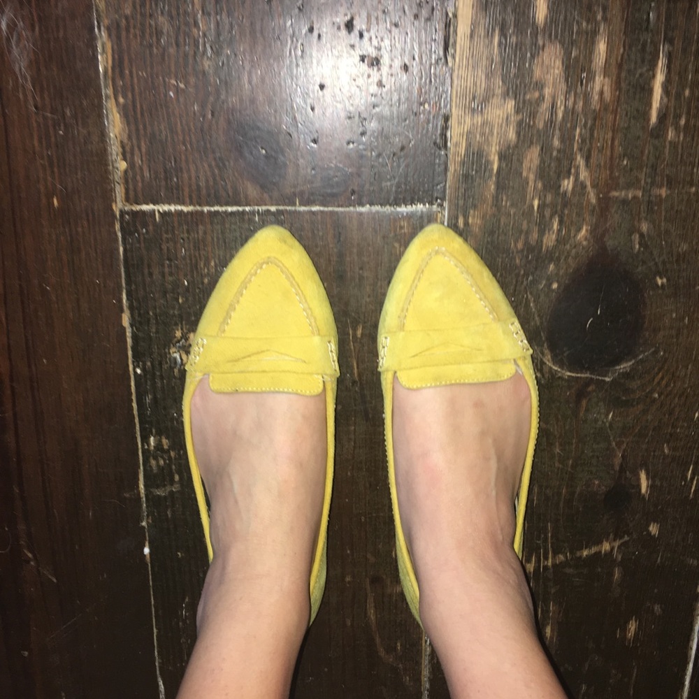 Yellow Jessica Simpson pointed ballet flats